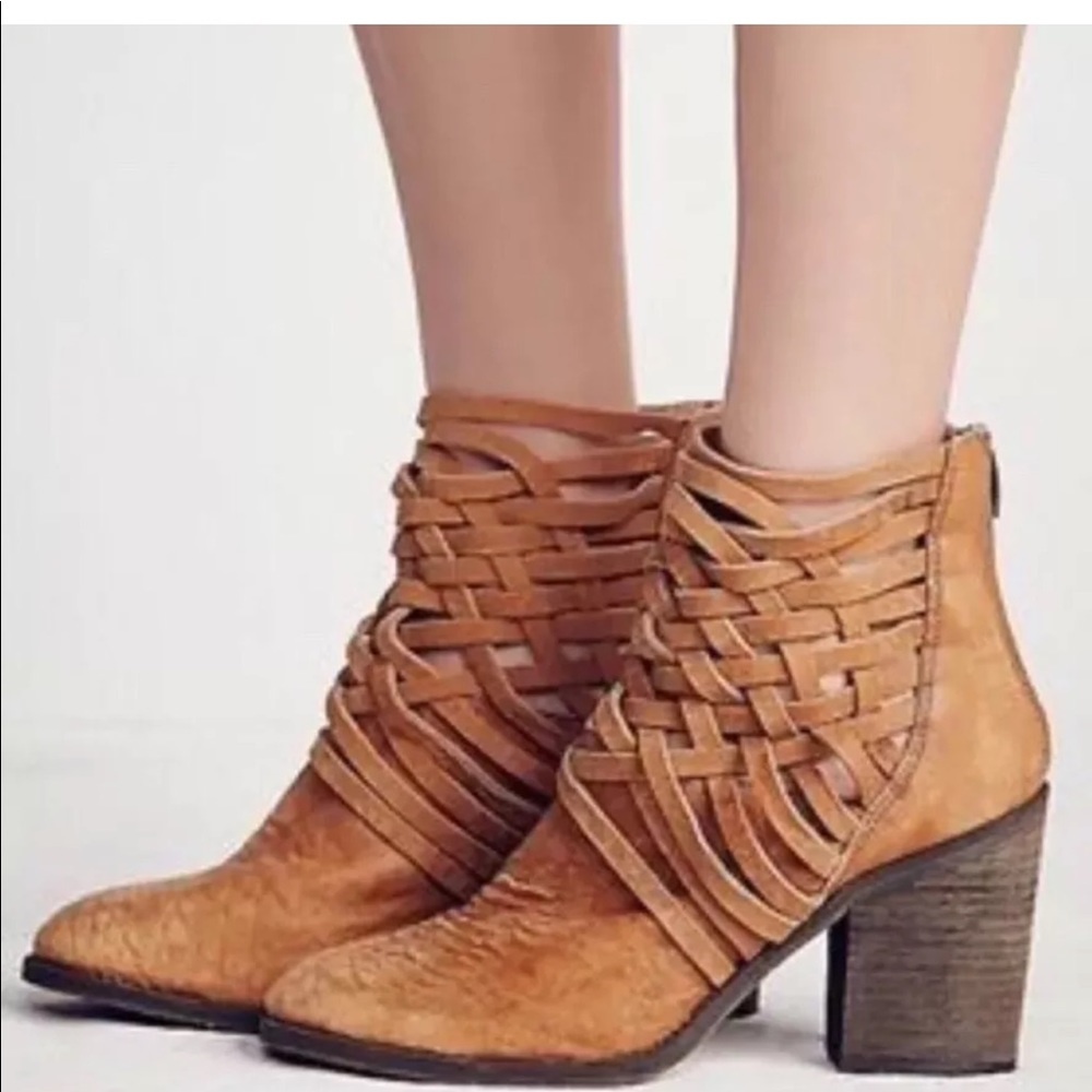 Free People Carrera brown heeled ankle boots  US8